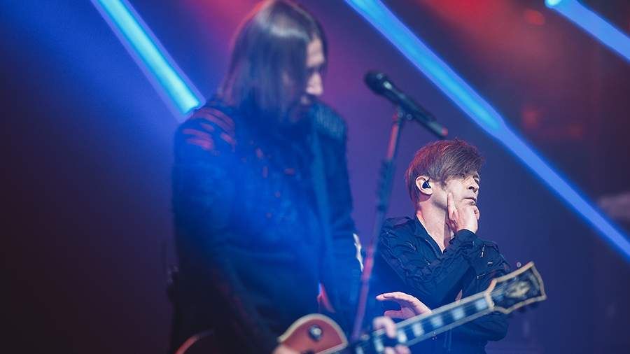 Поклонники оценили отказ «Би-2» выступать в Омске из-за баннера с буквой Z