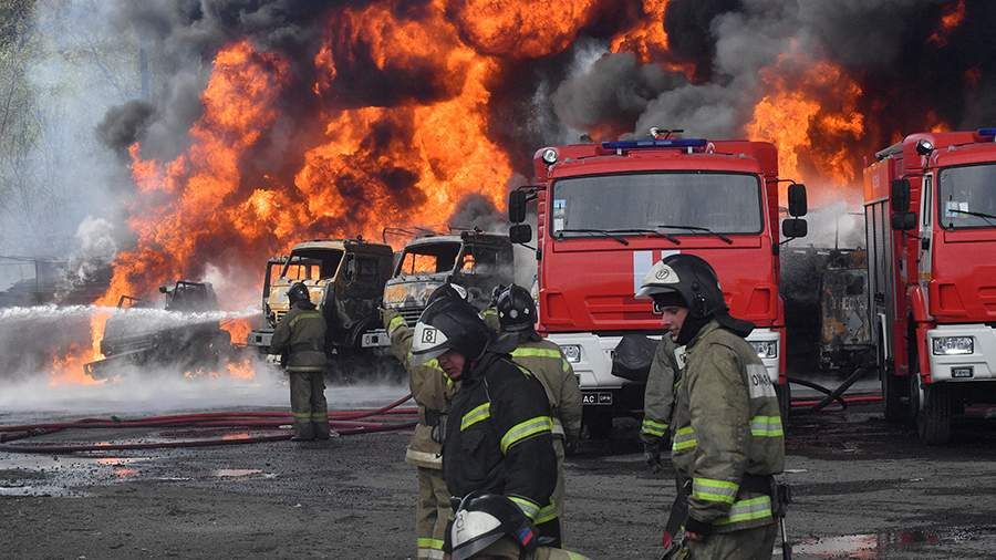 Число пострадавших при обстреле нефтебазы в Макеевке возросло до 10