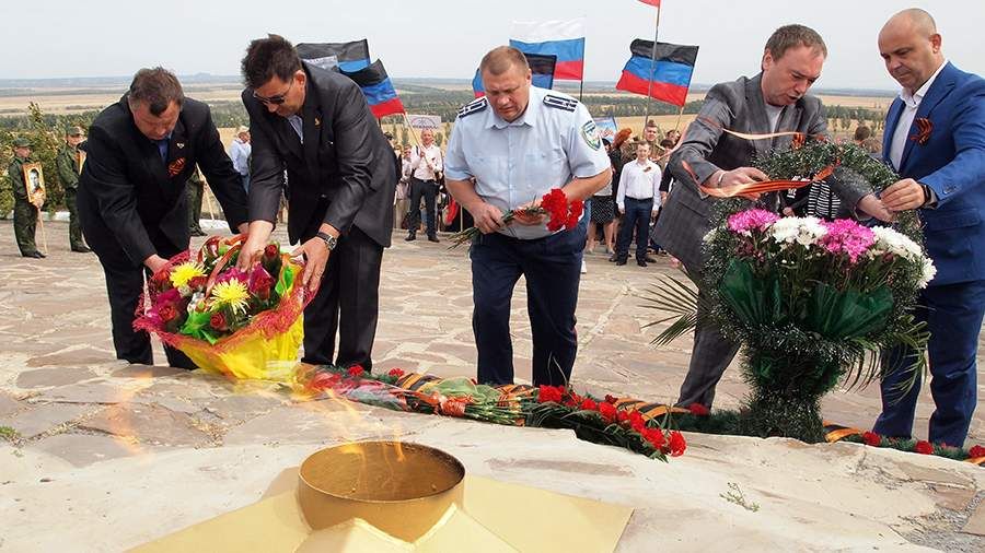 В ЛНР и ДНР зажгут вечные огни у памятников героям войны