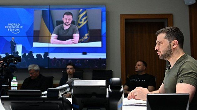 Атака на Порошенко, скандал в Давосе, «вышка» для российского военного. Итоги 23 мая на Украине