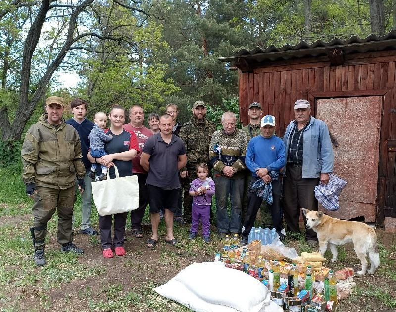 Дмитрий Хорошилов, Олег Попов и Владимир Санкин доставили гуманитарную помощь в села Александровка и Пурдовка