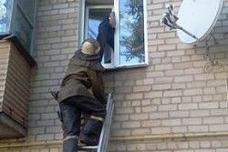 Спасатели за сутки трижды оказывали помощь в открывании дверей
