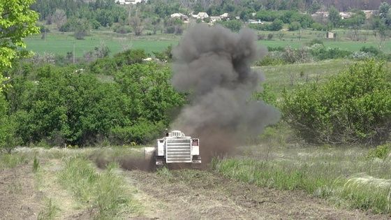 Саперы МЧС ЛНР и РФ ежедневно обнаруживают в ЛНР от 40 до 150 взрывоопасных предметов