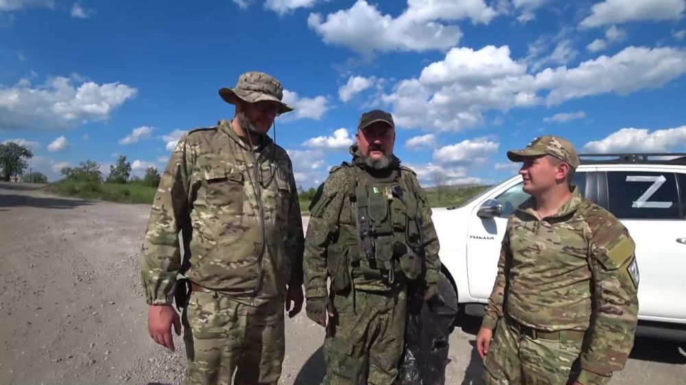 Костенков Александр Михайлович передал на 6-ой казачий полк им. М