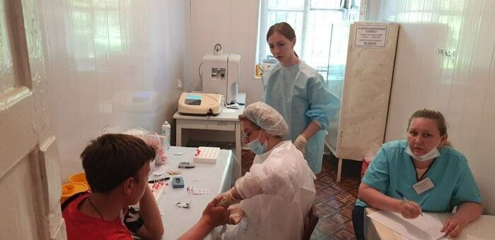 Медики из Республики Башкортостан в рамках выездного приема оказали помощь почти 140 жителям подведомственного администрации Красного Луча Миусинска