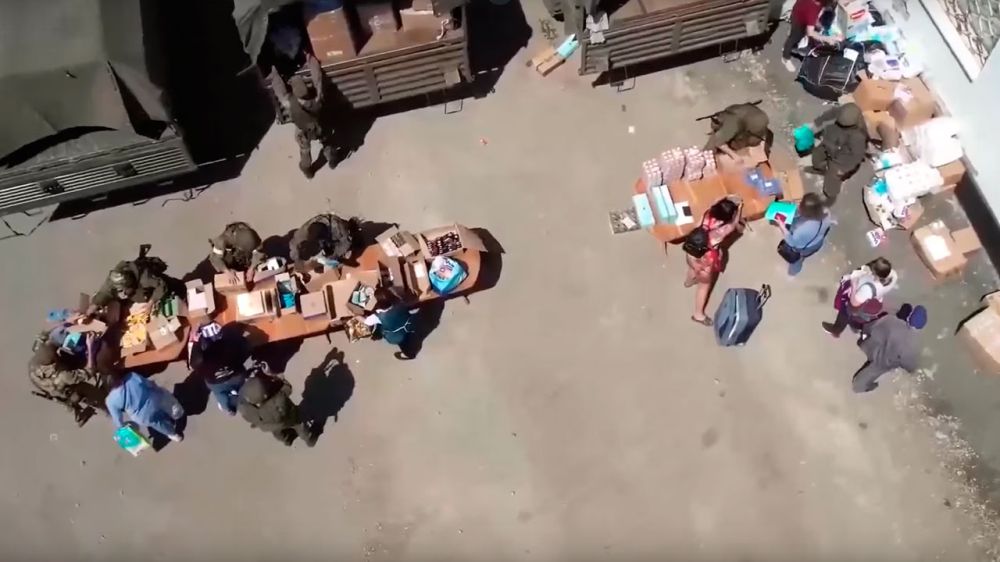 МО РФ: за сутки из ЛДНР и Украины эвакуировано 20 733 человека