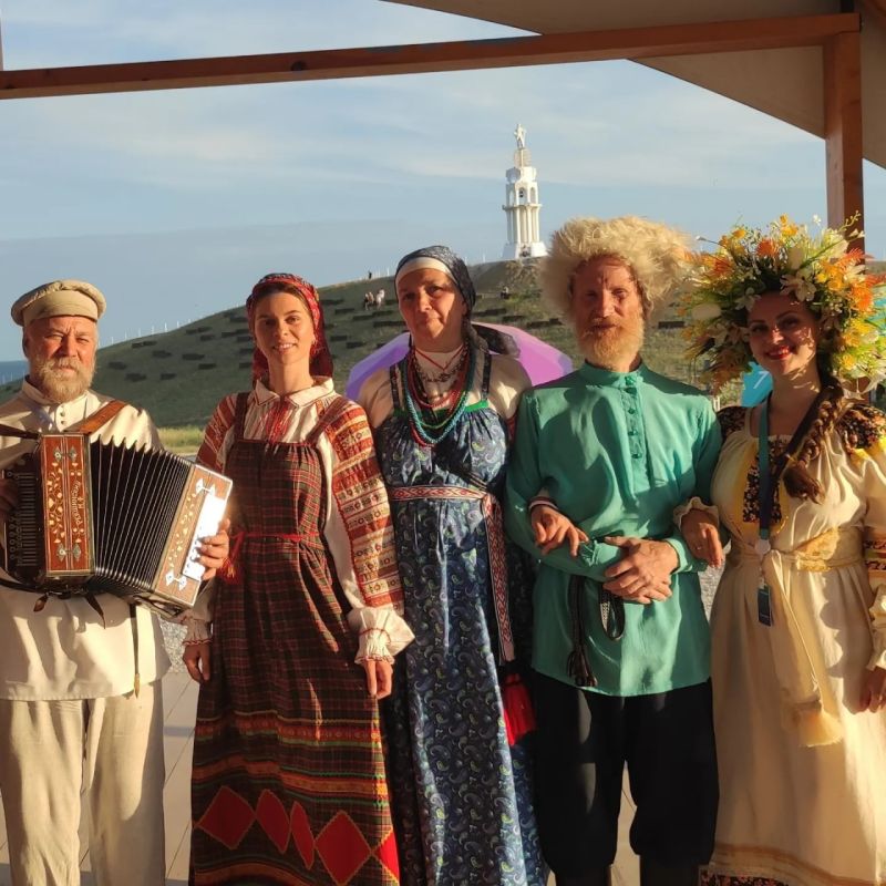 ������� ��������� ������������� ����������, ������� ��������� ������� � ������ ���������� ���-�������� �������� � �����, �������� �� �������� � ��������������� ������� ������, � ����� ������-������� �� ��������� ��������