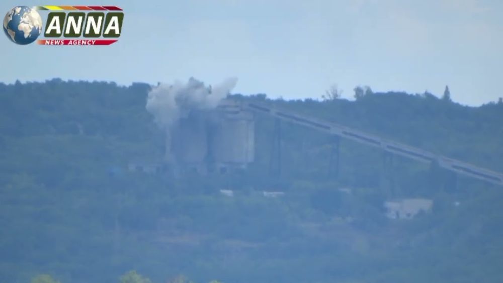 Украинские войска под Золотым попали в оперативное окружение