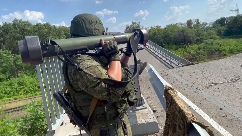 Группировка украинских боевиков в селах Горское и Золотое Луганской республики попала в «котел»