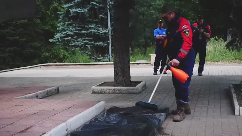Добровольцы ДНР и РФ привели в порядок памятники войны в Макеевке