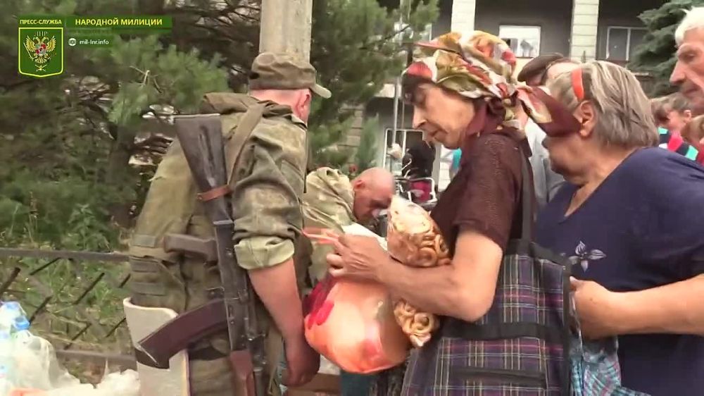 Правительство Ростовской области и Народная милиция доставили 10 т гумпомощи в Первомайск