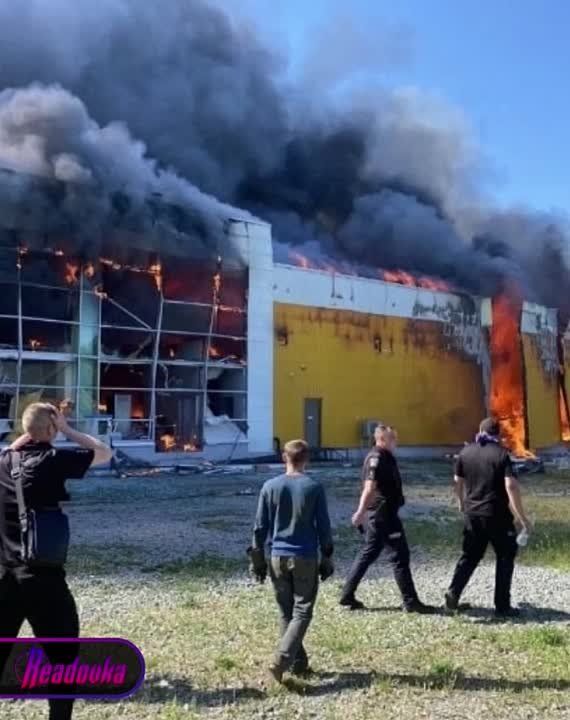 Украинская сторона утверждает, что ВС РФ нанесли удары по гражданским в Кременчуге — киевский режим вновь прибегает к сценарию Бучи