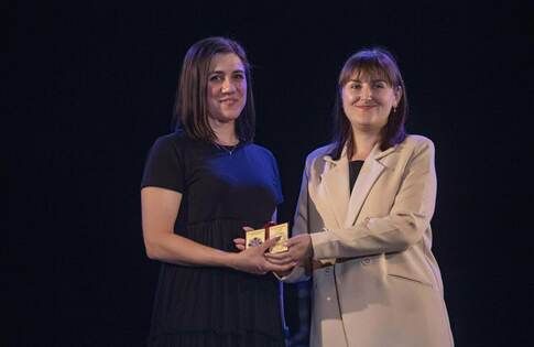 Около 100 активистов получили в День молодежи награды от властей ЛНР