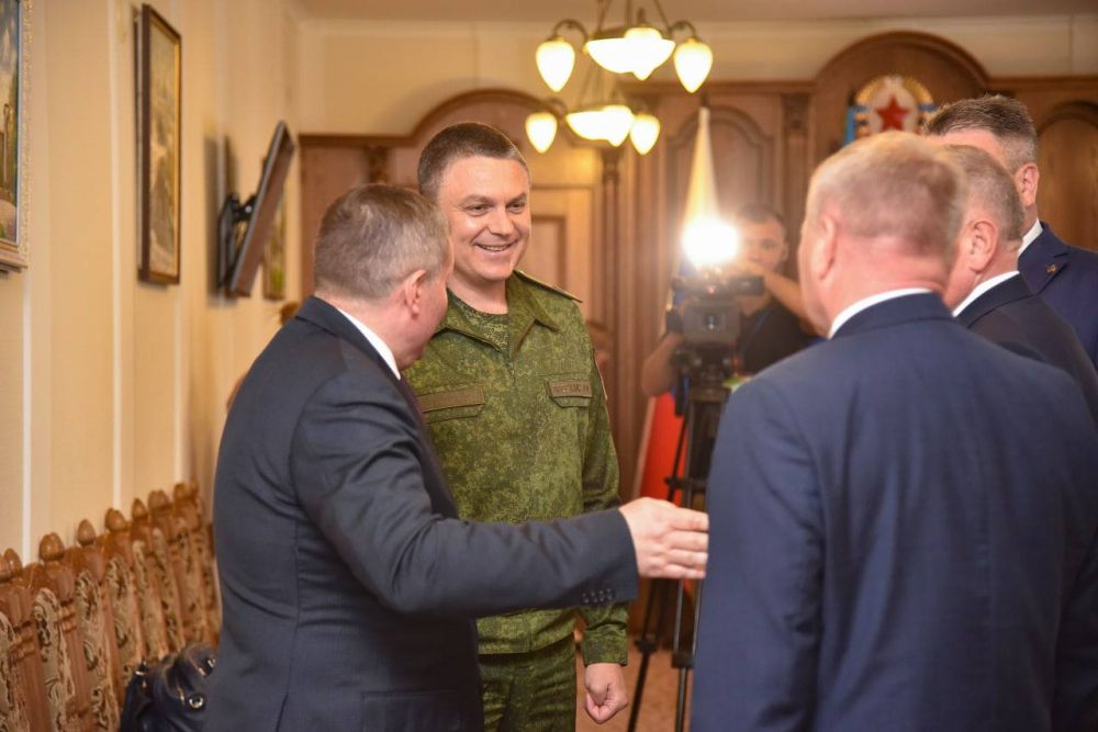 Пасечник: У освобожденного Станично-Луганского района республики появился российский герой-побратим – Волгоградская область!...