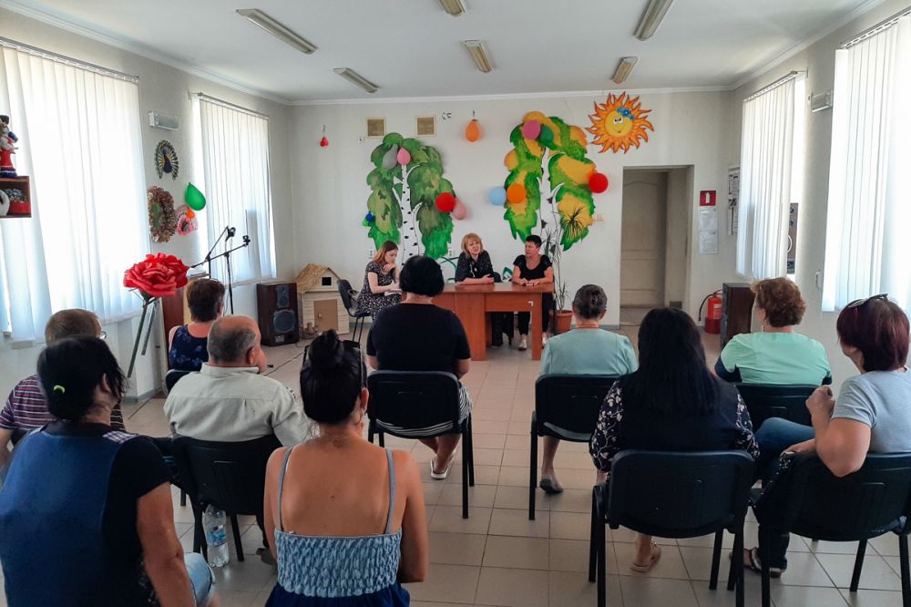 Депутаты пообщались с жителями сёл Желтое и Сабовка Славяносербского района