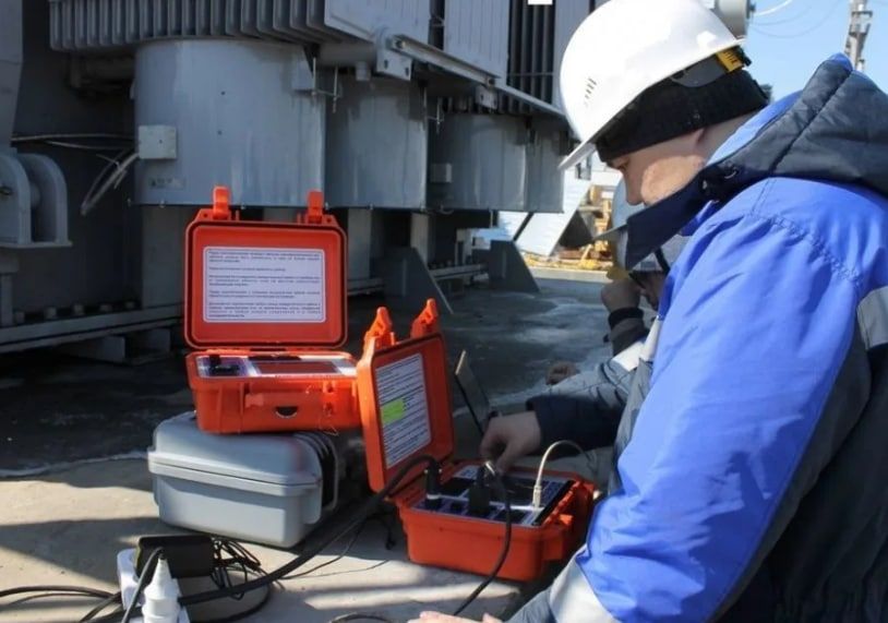 Российские специалисты восстановили силовой трансформатор в Счастье