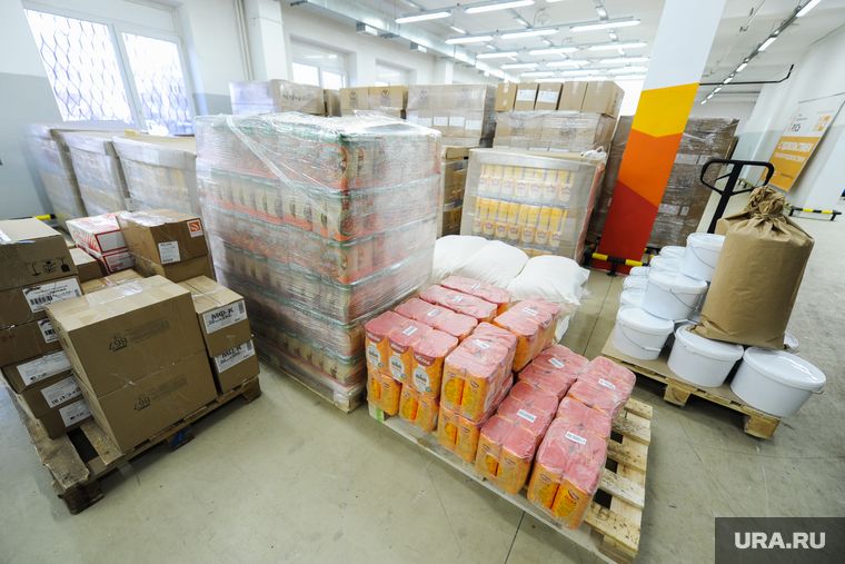 Тюменская область доставила тонны гумпомощи в ЛНР. Фото