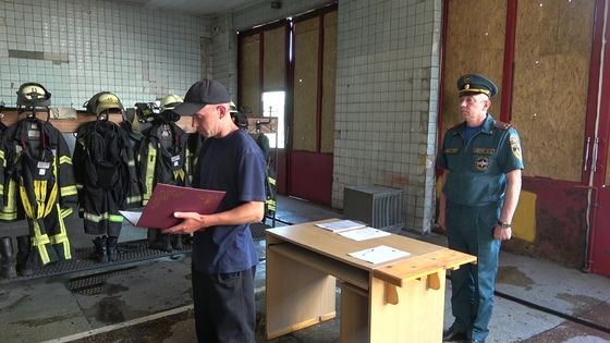 Спасатели Рубежного и Кременной присягнули на верность ЛНР – МЧС