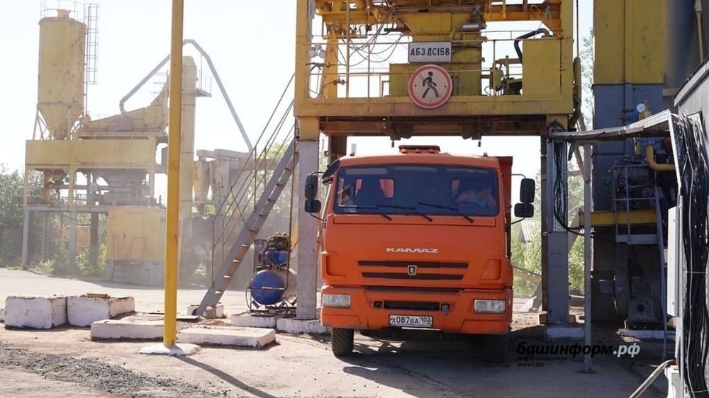 На освобожденных территориях ЛНР российские специалисты установили еще два асфальтобетонных завода