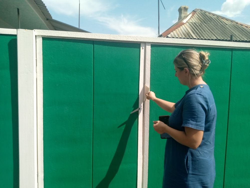 Сотрудники отдела по обеспечению жизнедеятельности г. Миусинск продолжают вручать жителям уведомления об определении суммы денежного обязательства по уплате за землю физическими лицами