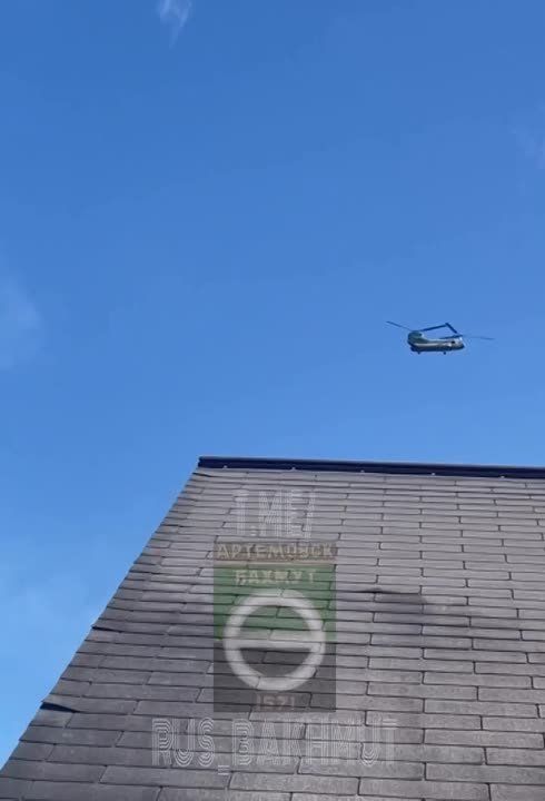 В Сети обсуждают видео с американскими вертолётами "Чинук" якобы над оккупированным Артёмовском