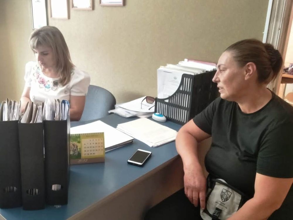 В отделе по обеспечению жизнедеятельности города Миусинск Администрации Красного Луча ежедневно ведется регистрация жителей в электронной очереди на оформление паспортного документа ЛНР, паспорта Российской Федерации, а также на прохождение дактилоскопии