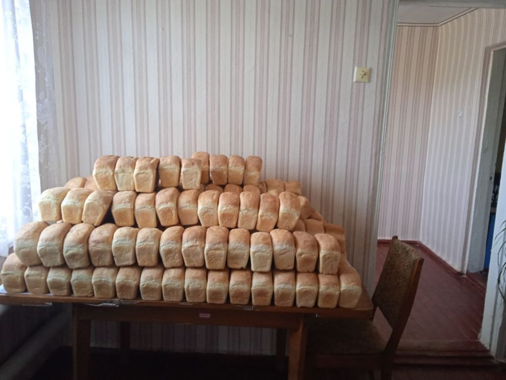 ЖИТЕЛЯМ С. КРЫМСКОЕ ПЕРЕДАН ГУМАНИТАРНЫЙ ХЛЕБ