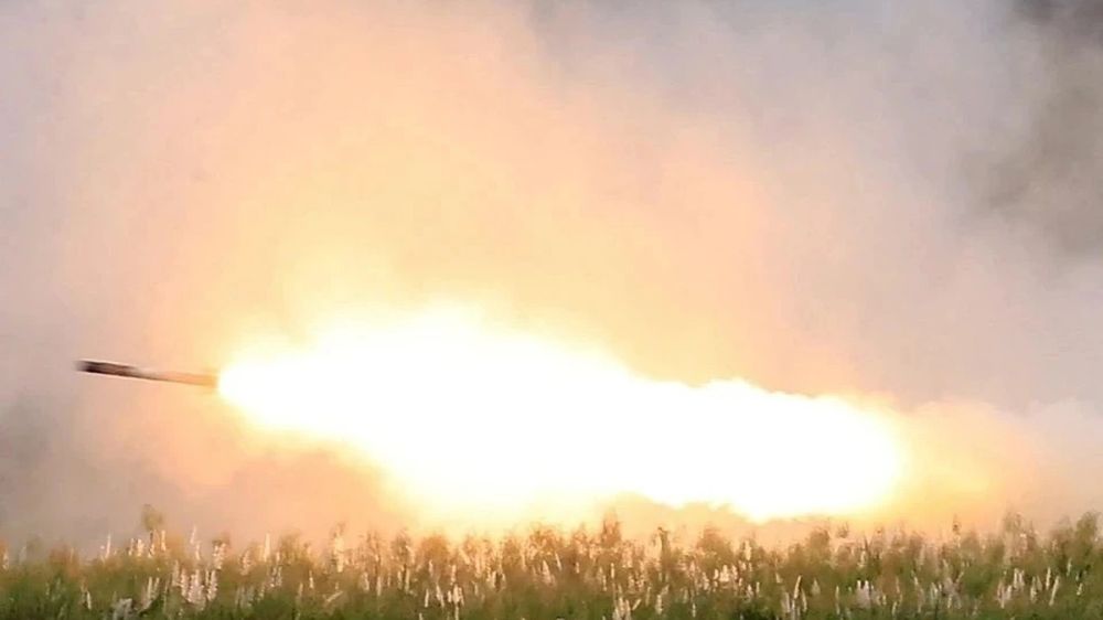 Украинские военные ударами из РСЗО HIMARS разрушили здание "Первомайскугля" в ЛНР