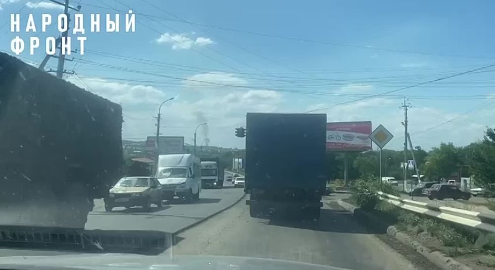 Как вы относитесь к ремонту дорог? А к автомобильным заторам? Ответ очевиден, но только не для жителей ЛНР