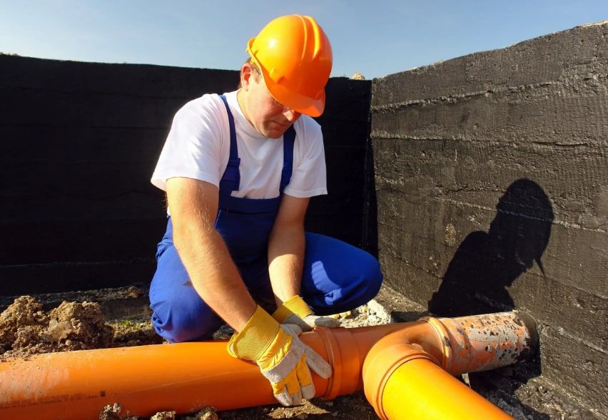 Российские специалисты почти завершили замену участка водопроводной сети в районе Иванищева Яра