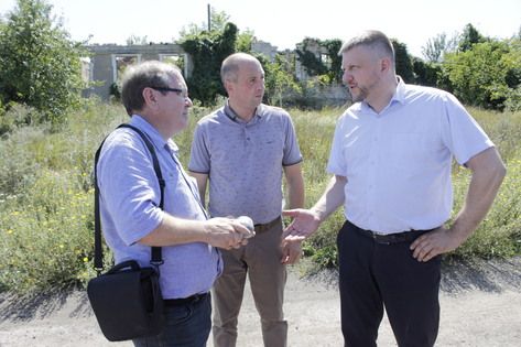 Общественники и руководство Славяносербщины организовали выезд краеведа в разрушенные Сокольники