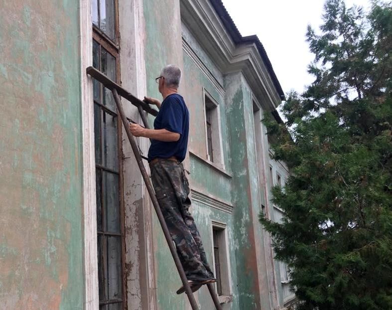 В Миусинске продолжается выполнение работ в рамках подготовки к осенне-зимнему периоду