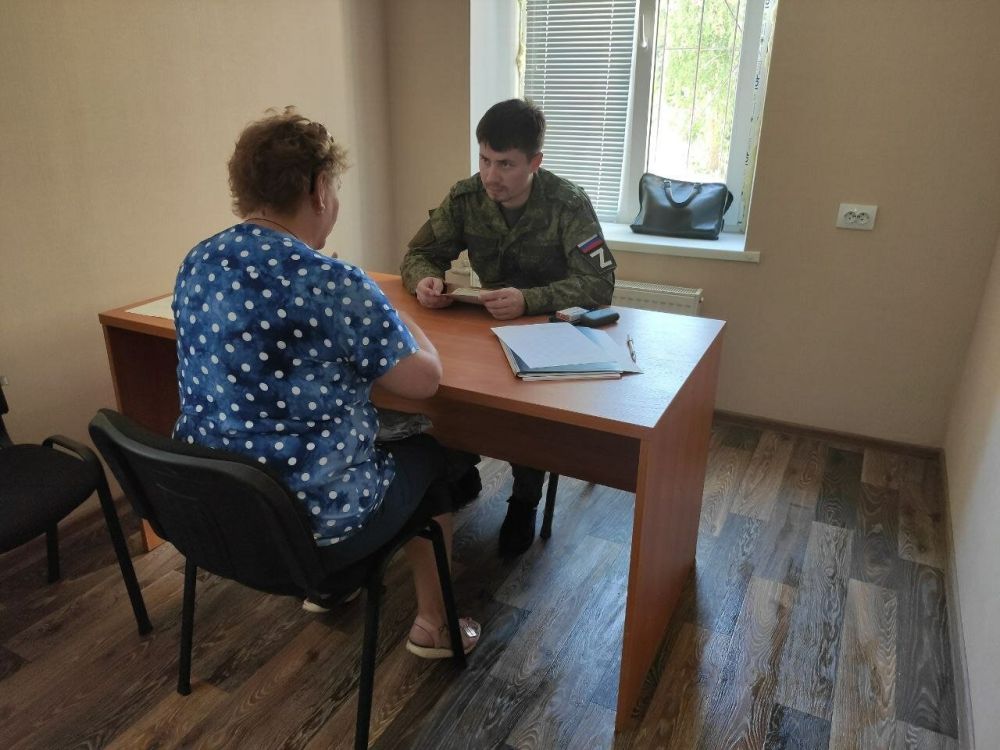 Прокурор Жовтневого района г. Луганска провел личный выездной прием граждан в г. Счастье