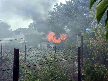 Сухотравные пожары уничтожили в Большой Вергунке жилой дом и хозпостройки - МЧС