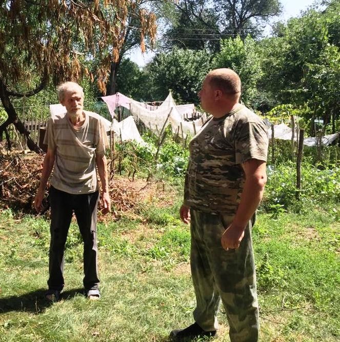 Сегодня состоялась встреча начальника ОПОЖД г. Миусинск с жителями дома №4 ул. Школьная по вопросу обрезки дерева