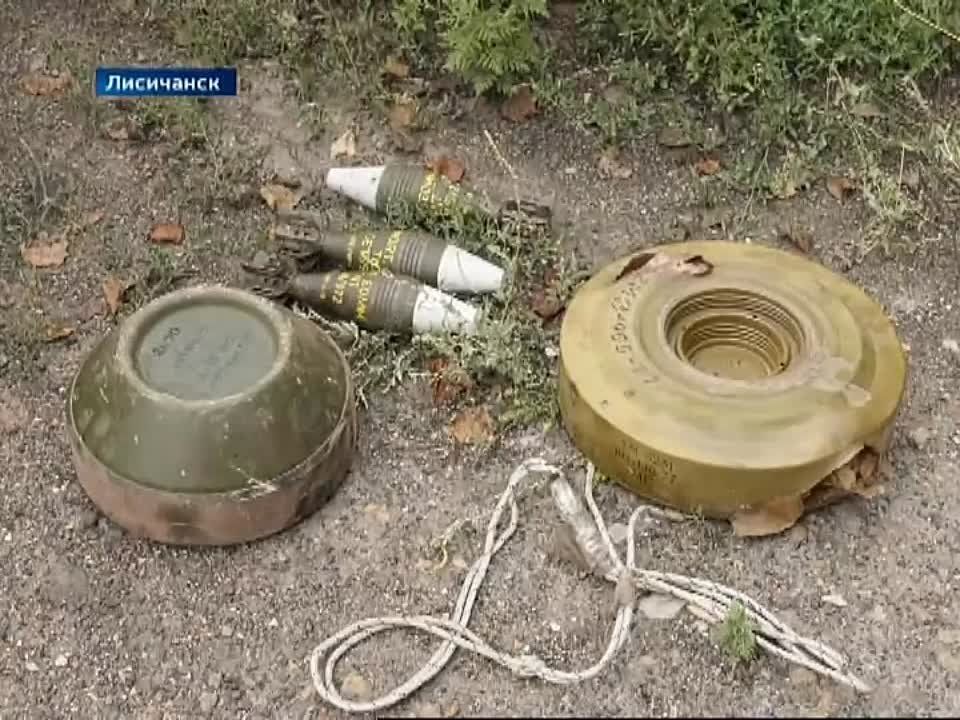 В Лисичанске сапёры международного противоминного центра Вооруженных Сил Российской Федерации устранили более пятидесяти взрывных устройств на территории шахты "Новодружеская"