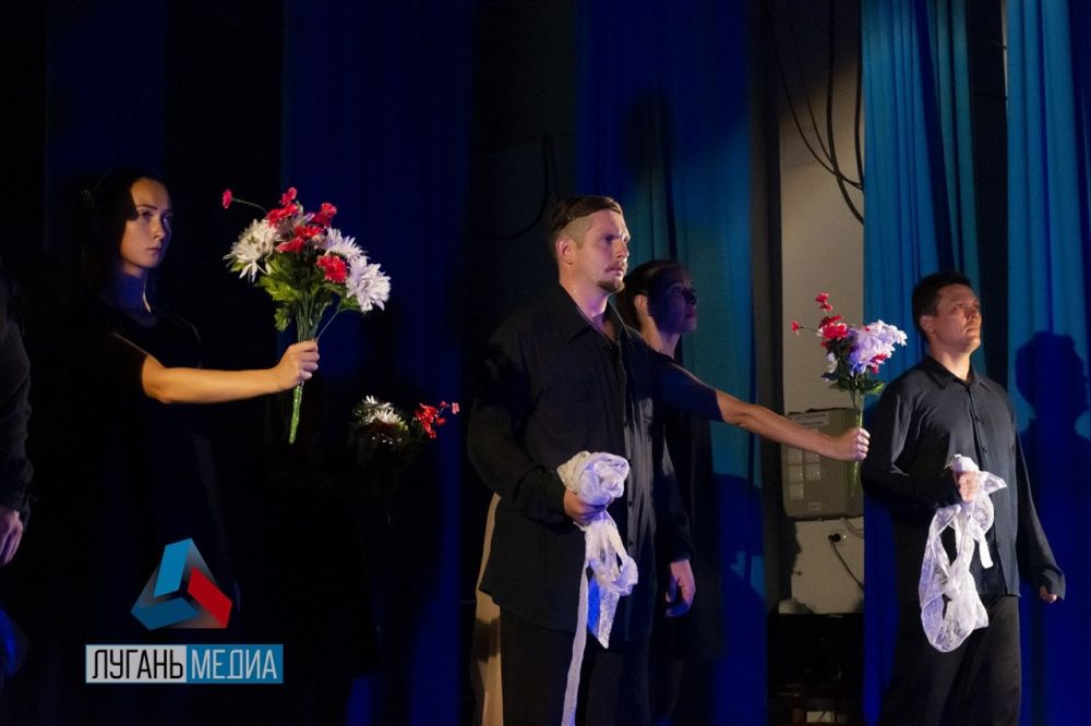 В Счастье состоялся показ рок-оперы «Распятая юность»