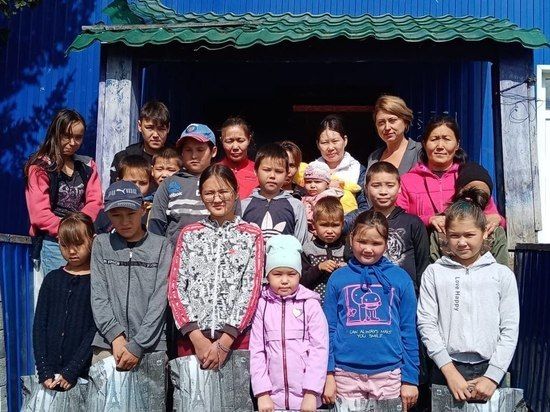 Акция «Дорога в школу» помогла более 2 тысячам детей Хакасии подготовиться к учебе. Фото