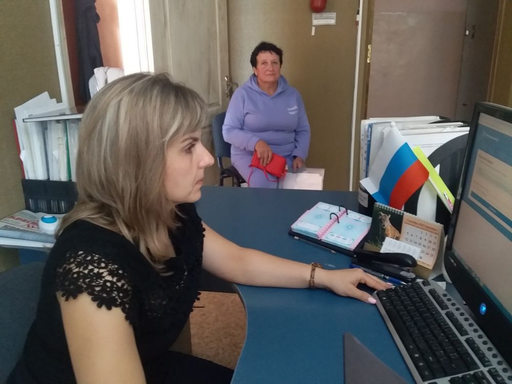 В отделе по обеспечению жизнедеятельности города Миусинск Администрации города Красный Луч ежедневно ведется регистрация в электронную очередь на оформление паспортного документа ЛНР, паспорта Российской Федерации, а также на прохождение дактилоскопии