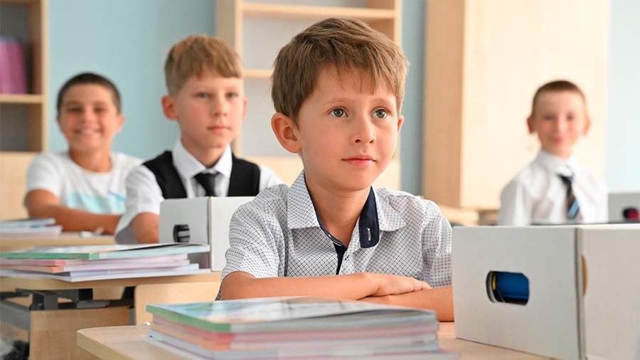 Минпросвещения назвало сроки появления учебника по украинскому языку в Донбассе