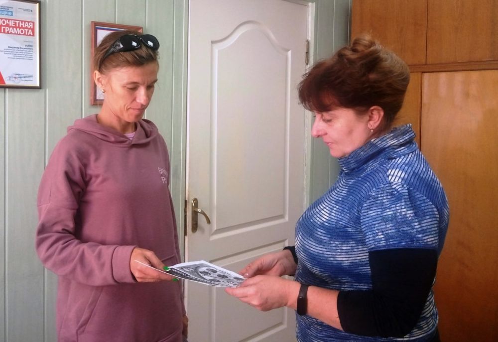 Сотрудники отдела по обеспечению жизнедеятельности г. Миусинск проводят профилактические беседы с председателями уличных...