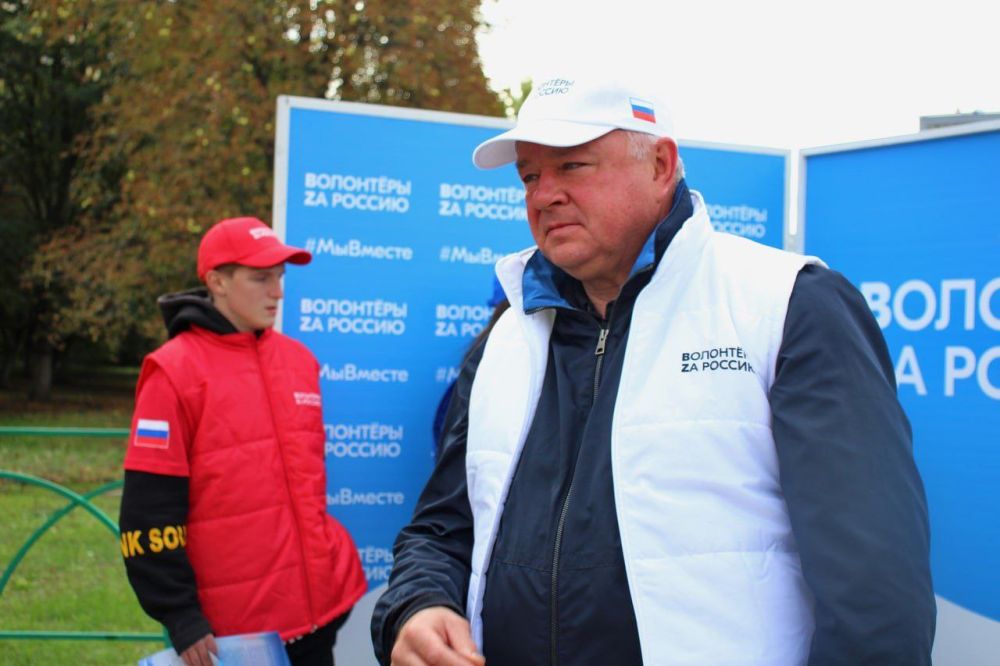 Информационные точки общественно-волонтёрского коруса «Волонтеры ZA Россию» можно увидеть во многих городах и районных центрах Республики