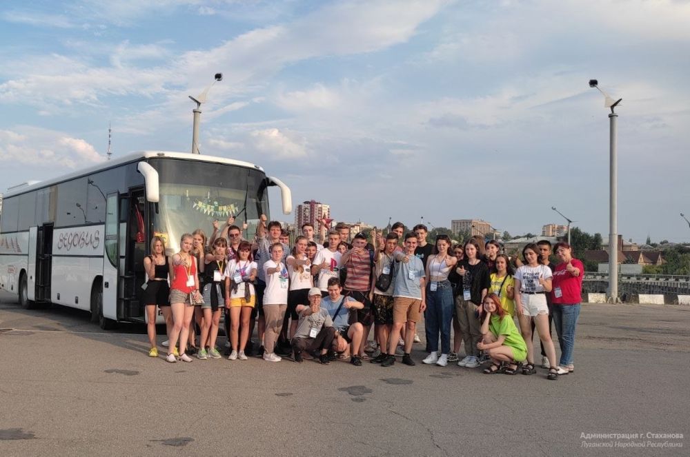 Более пятисот ребят от 13 до 17 лет из городов Стаханов, Ирмино и Алмазная в рамках всероссийского проекта «Университетские профильные образовательные смены» побывали в гостях у ведущих ВУЗов Российской Федерации