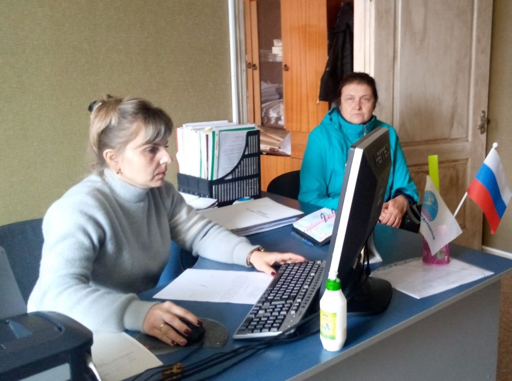 В отделе по обеспечению жизнедеятельности города Миусинск Администрации города Красный Луч ежедневно ведется регистрация жителей города в электронную очередь на оформление паспорта Российской Федерации, а также на прохождение дактилоскопии