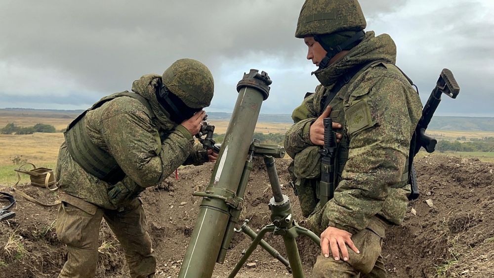 «Привет маме, жене. Я здесь за вас!»: первые мобилизованные россияне прибыли в ЛНР