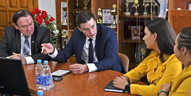 ������� ��������� ��������� � �������������� ��� ������� ������� ��������� �� ���������� ��������� ������������, �������� � �����-������ ����