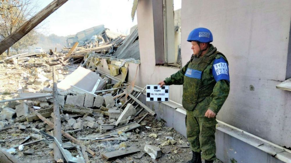 Обстрел из HIMARS села в ЛНР: ранены медики и повреждены дома