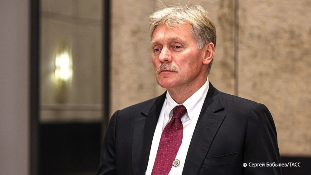 Дмитрий Песков не сообщил, может ли быть принято решение о создании нового федерального округа