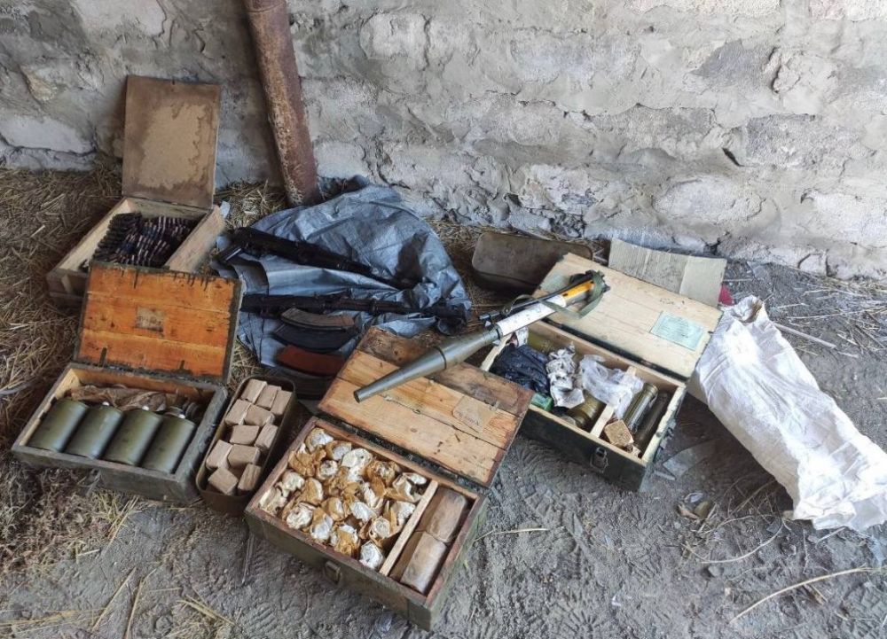 Андрей Руденко: Выявлен тайник с оружием и боеприпасами ДРГ противника