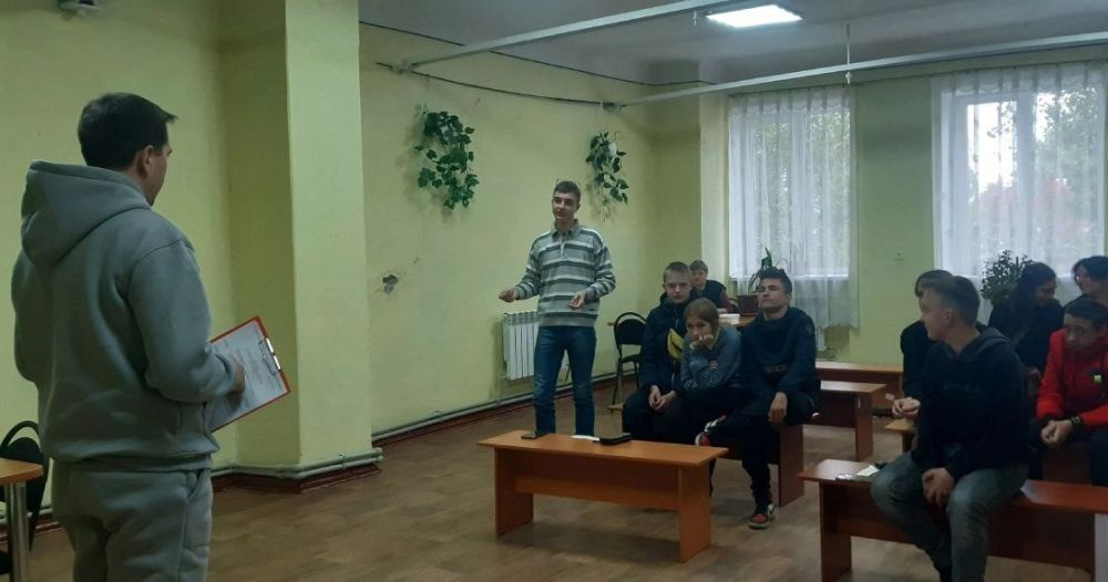 В городе Алмазная прошёл молодёжный дебатный турнир